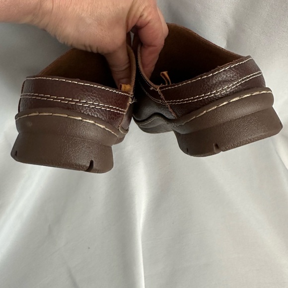 boc Born Concept women’s brown leather clogs size 7 - Picture 10 of 11